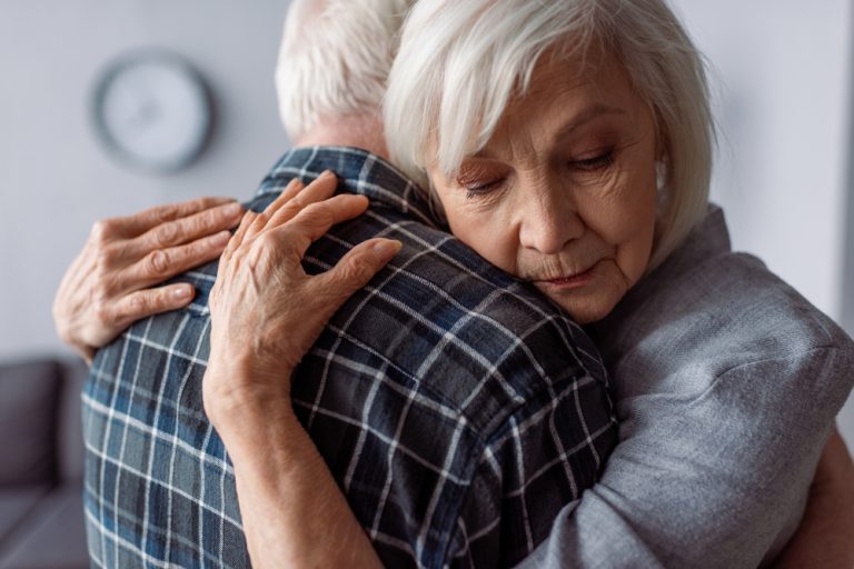 10 Early Warning Signs of Alzheimer’s and Dementia